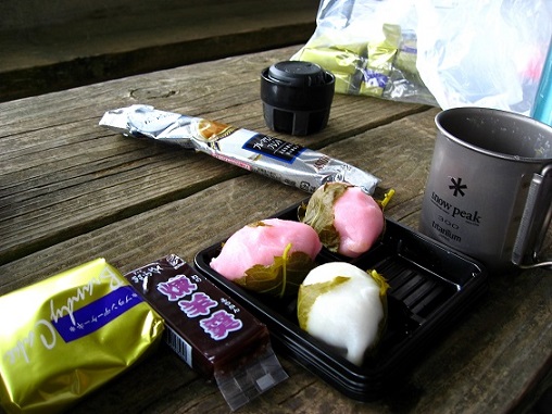 蛭ヶ岳山荘の軒下