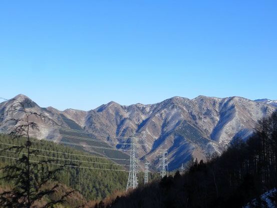 笹子雁ヶ腹摺山～滝子山方面の景色