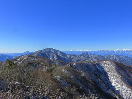 清八山南アルプスの山並み