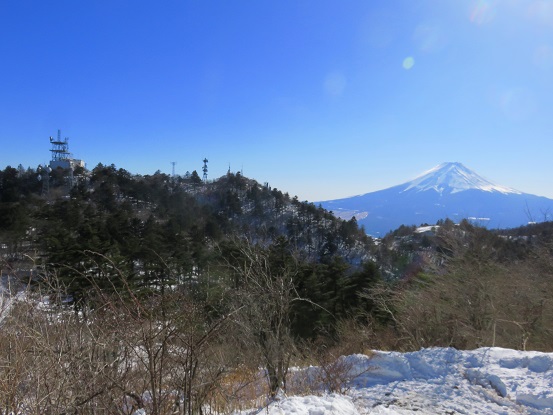 三ッ峠最高峰の開運山