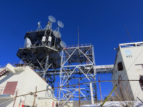 NTTの基地局開運山は目の前