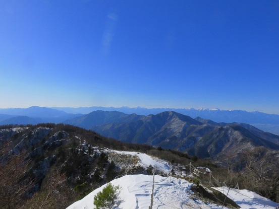 御坂山塊黒岳（標高1,792.7）