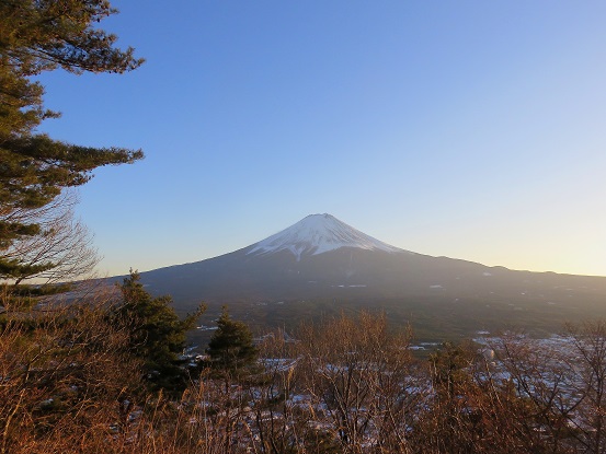 カチカチ山夕日に染まる富士山