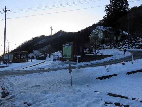 笹子駅の周辺銀世界