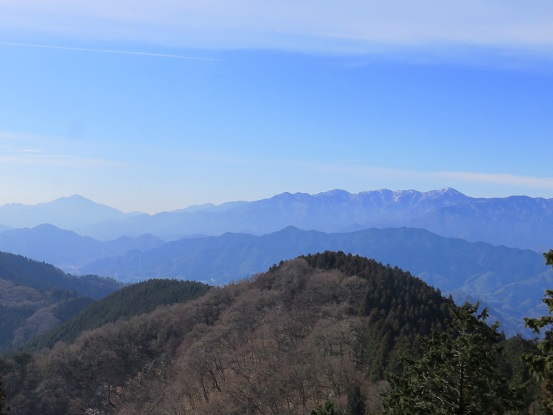 f:id:aohige0718:20180304175633j:plain 城山から見る丹沢山塊