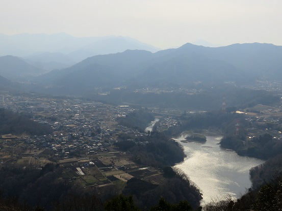 南高尾山稜と津久井湖
