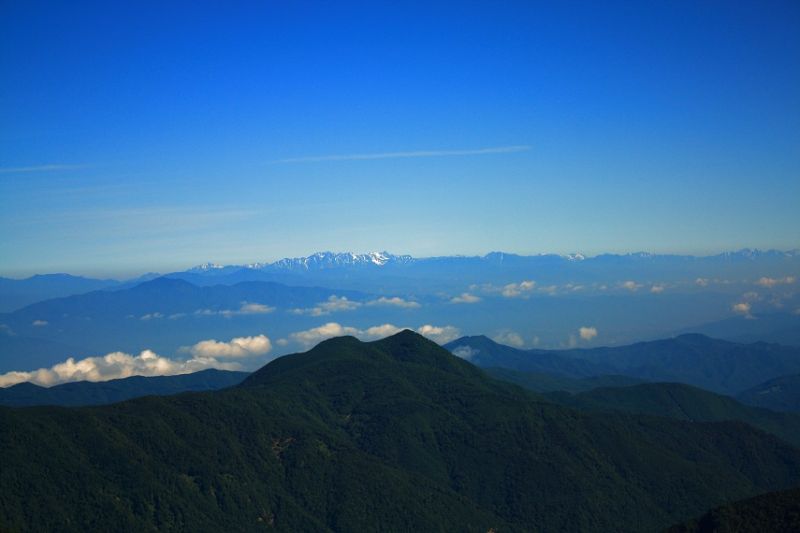 塩見岳から見る北アルプス方面の景色