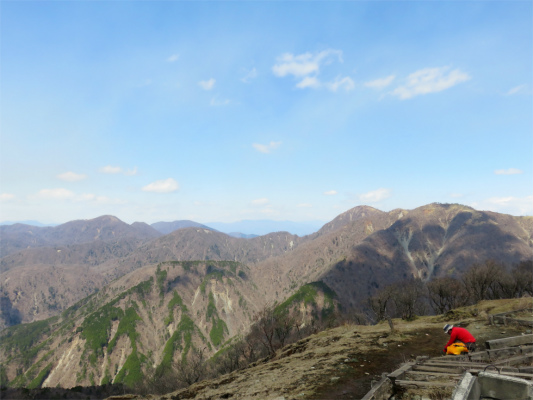 f:id:aohige0718:20180410233646j:plain 丹沢最高峰蛭ヶ岳