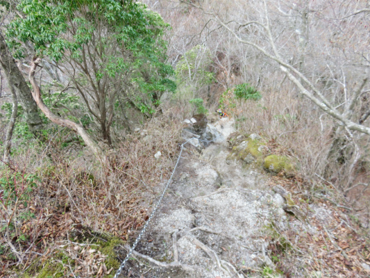 f:id:aohige0718:20180410234013j:plain 長い鎖場