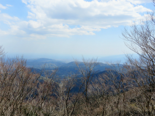 f:id:aohige0718:20180410234519j:plain 雨山景色