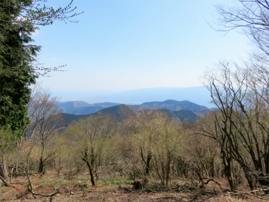 f:id:aohige0718:20180410234823j:plain ジダンゴ山方面