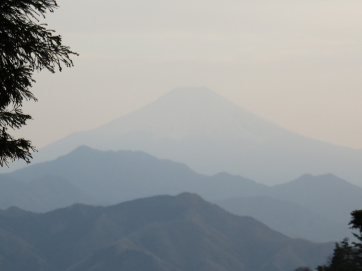 扇山夕日の富士山