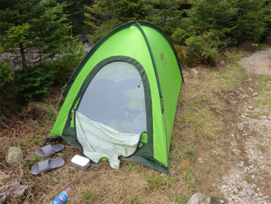 狼平避難小屋テント場