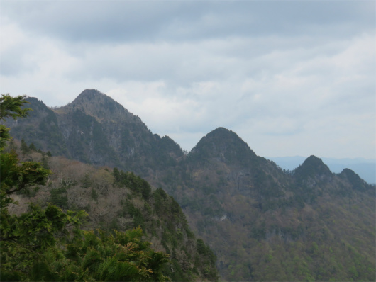 行者還岳から大普賢岳景色