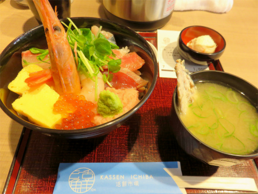 自慢の海鮮丼