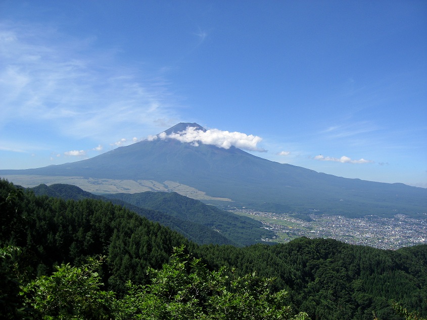杓子山から富士山の景色