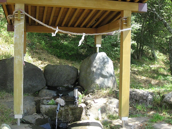二十曲峠の水場