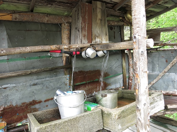 鳳凰小屋の水場