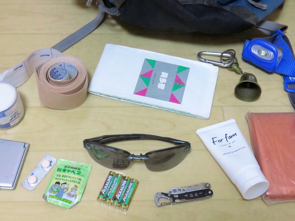 私の日帰り登山最低限の装備