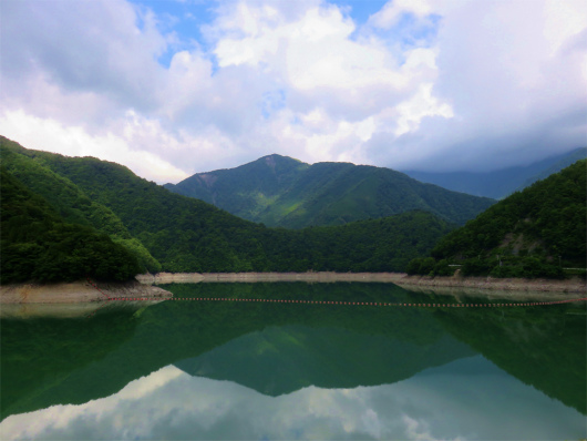 南アルプスの南部の山並み