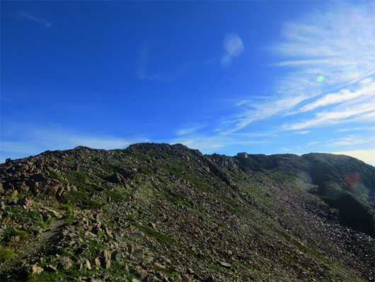 f:id:aohige0718:20180816172535j:plain 赤石岳の山頂直下