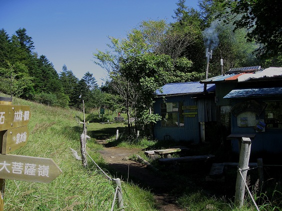 f:id:aohige0718:20180902112122j:plain 丸川峠と丸川山荘