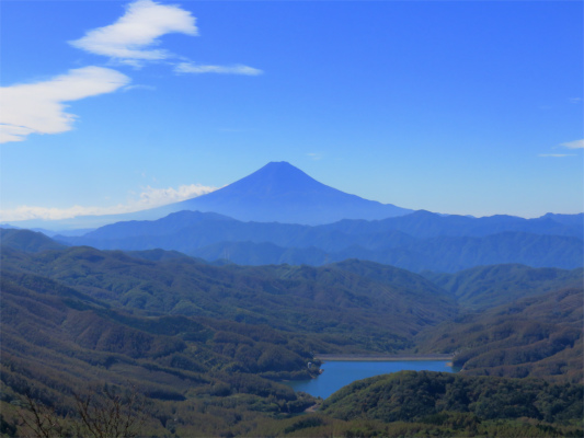 富士山と大菩薩湖のコラボ