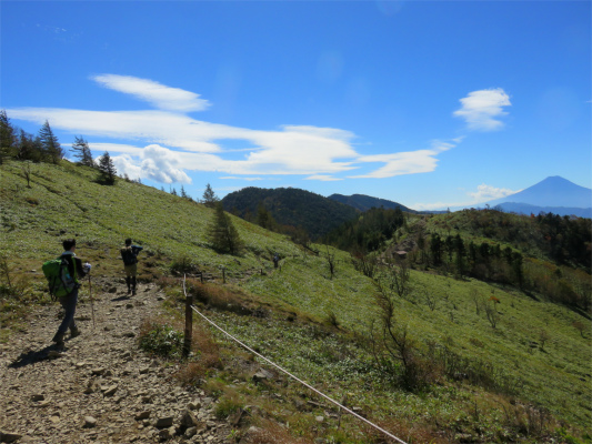 先に進めない大菩薩嶺周辺景色