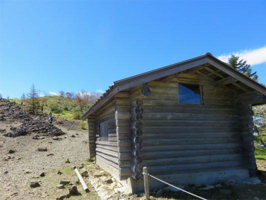 大菩薩嶺避難小屋