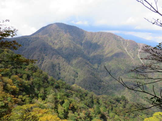 愛鷹連峰最高峰の越前岳