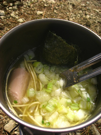 チタンコッヘルでヤマ飯