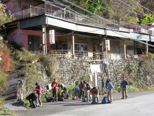 f:id:aohige0718:20181125132826j:plain お祭りバス停