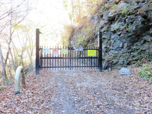 f:id:aohige0718:20181125133346j:plain 三条の湯ゲート