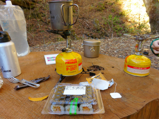 f:id:aohige0718:20181125134023j:plain 三条の湯で貧乏ランチ