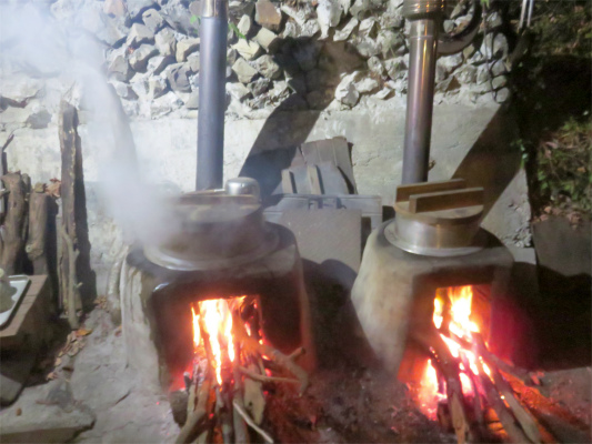 f:id:aohige0718:20181125134337j:plain 三条の湯名物の「かまど」