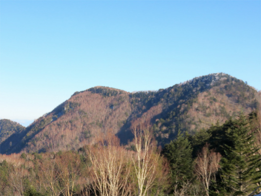 雲取山荘からの芋ノ木ドッケ景色