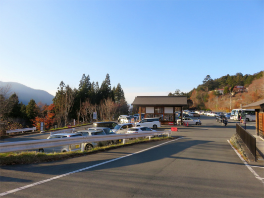 三峯神社駐車場