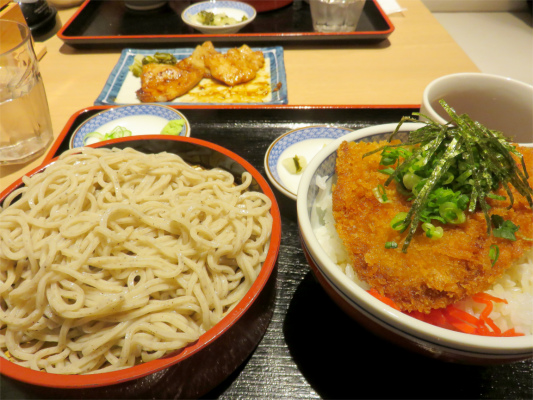 もり蕎麦とミニわらじかつ