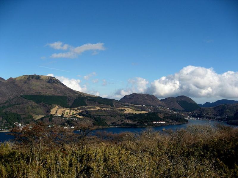 f:id:aohige0718:20181221220409j:plain 芦ノ湖と箱根の山並み