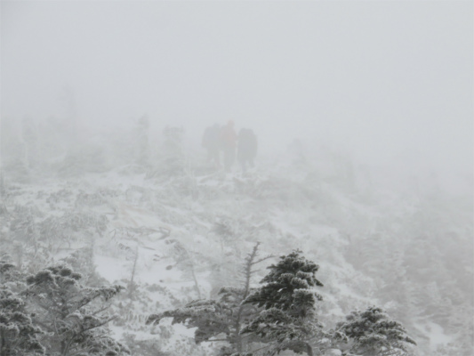 遠くに登山者