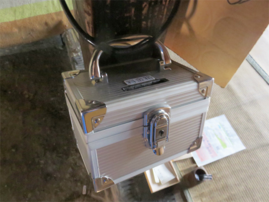 奥多摩小屋料金箱