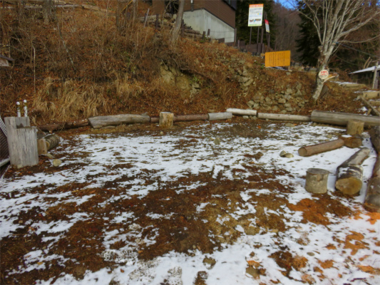 七ッ石小屋のテント場