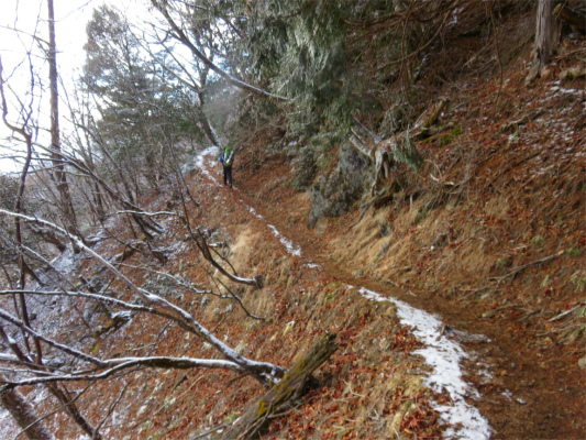 巻き道を使って奥多摩小屋