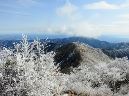 f:id:aohige0718:20190211205812j:plain 霧氷に包まれている大山方面の景色