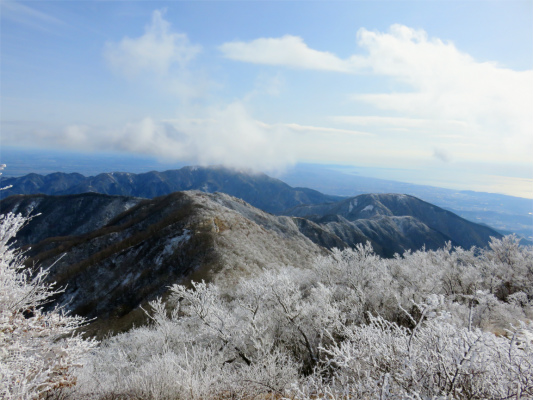 f:id:aohige0718:20190211205818j:plain 霧氷の丹沢表尾根