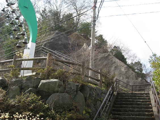 大野山からモリモリ歩くと丹沢湖畔