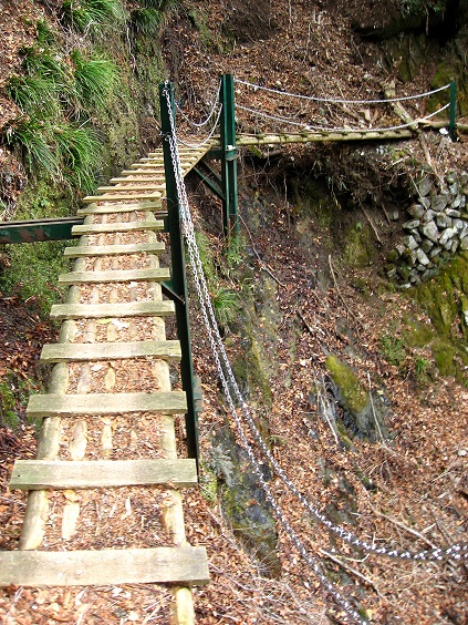 畦ヶ丸から一軒屋避難小屋