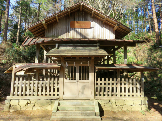 f:id:aohige0718:20190309194255j:plain 八王子神社の外観