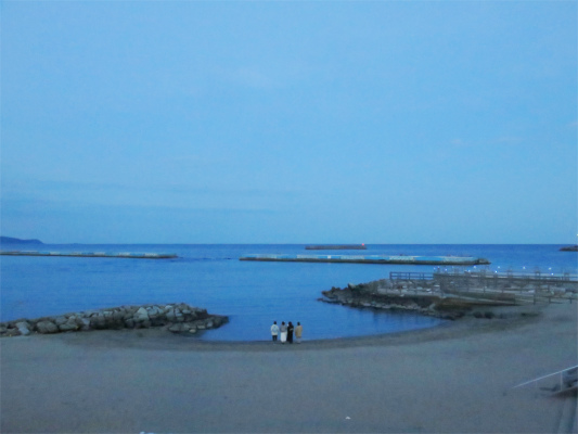 夜の熱海の海