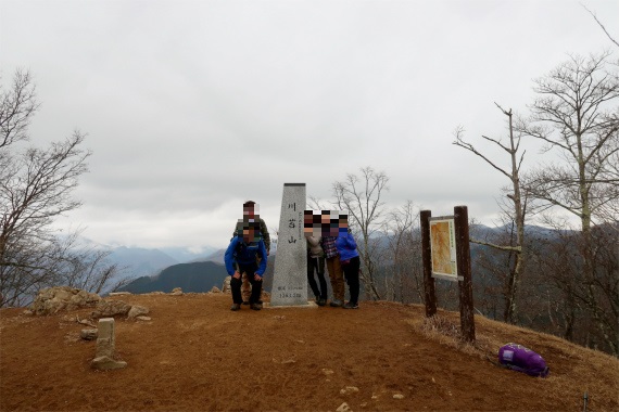 川苔山の山頂